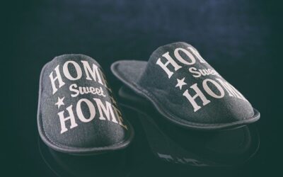 Bare Feet & Slippers